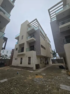 5bdrm Duplex in Banana Island for sale
