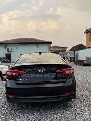 Hyundai Sonata Base Sedan FWD (2.4L 4cyl 6A) 2016 Black
