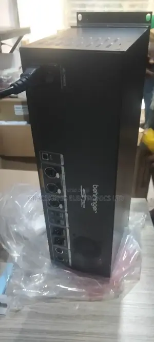 Dl32 Digital Mixers Stage Box