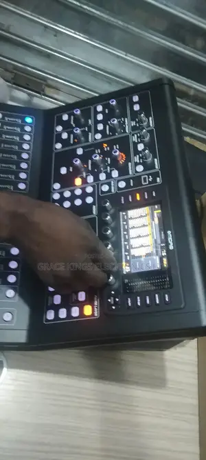 M32r Digital Mixers