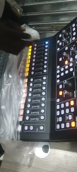 M32r Digital Mixers