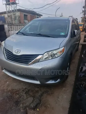 Toyota Sienna 2013 Silver