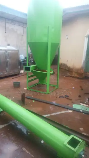 Poultry Feeds / Chicken Feeds / Milling Machine