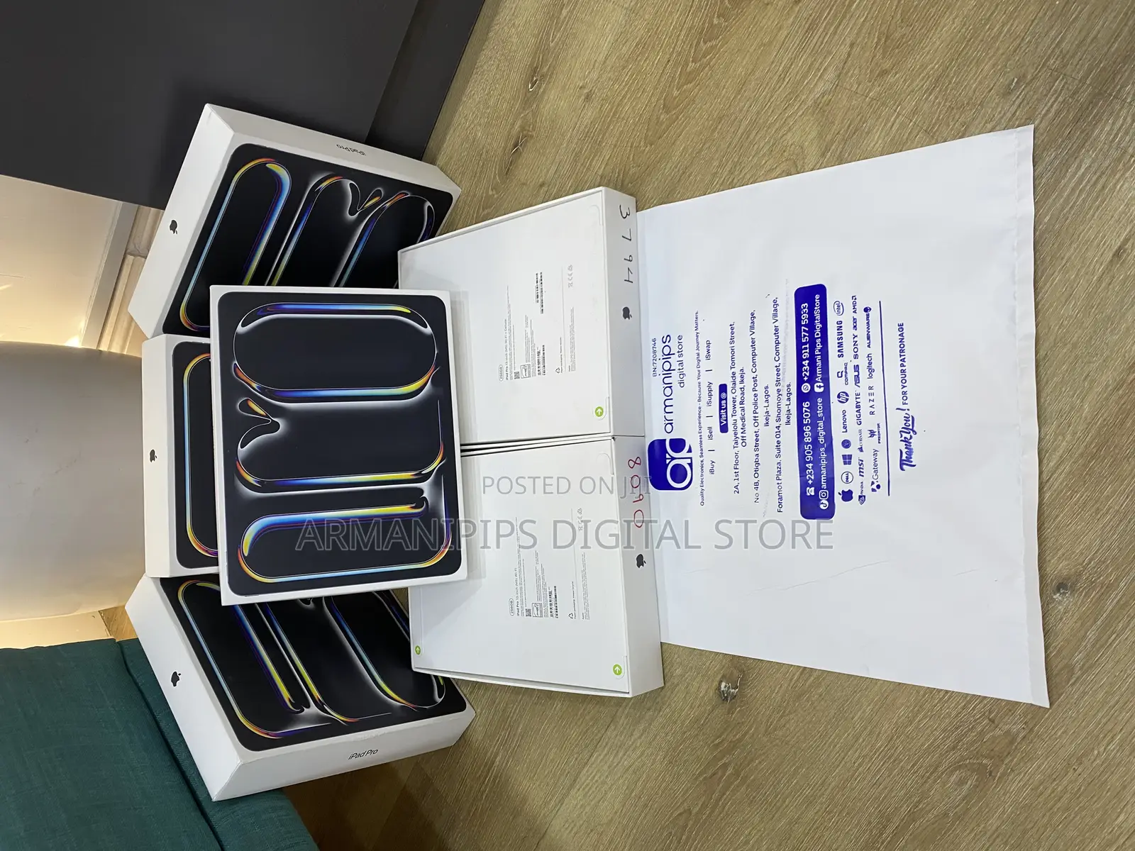 New Apple iPad Pro 13 (2025) 256 GB