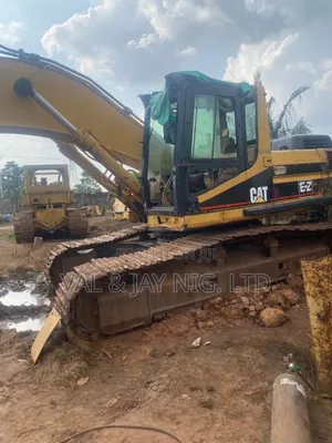 Cat Excavator 330bl - Company Standard Use