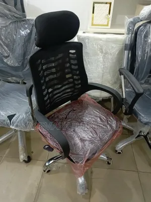 Victory Chair With Headrest