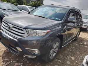 Toyota Highlander Limited 3.5L 2WD 2013 Gray