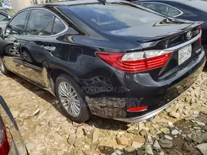 Lexus ES 300H FWD 2015 Black