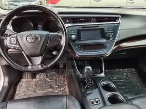 Toyota Avalon XLE Premium 4dr Sedan (3.5L 6cyl 6A) 2015 Silver