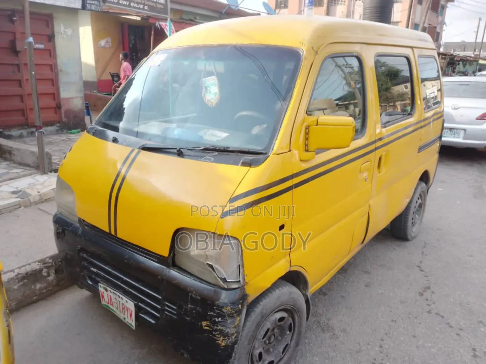 Suzuki Every 2000 Yellow