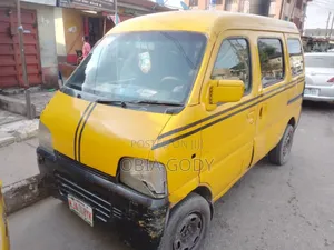 Suzuki Every 2000 Yellow