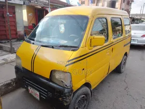 Suzuki Every 2000 Yellow
