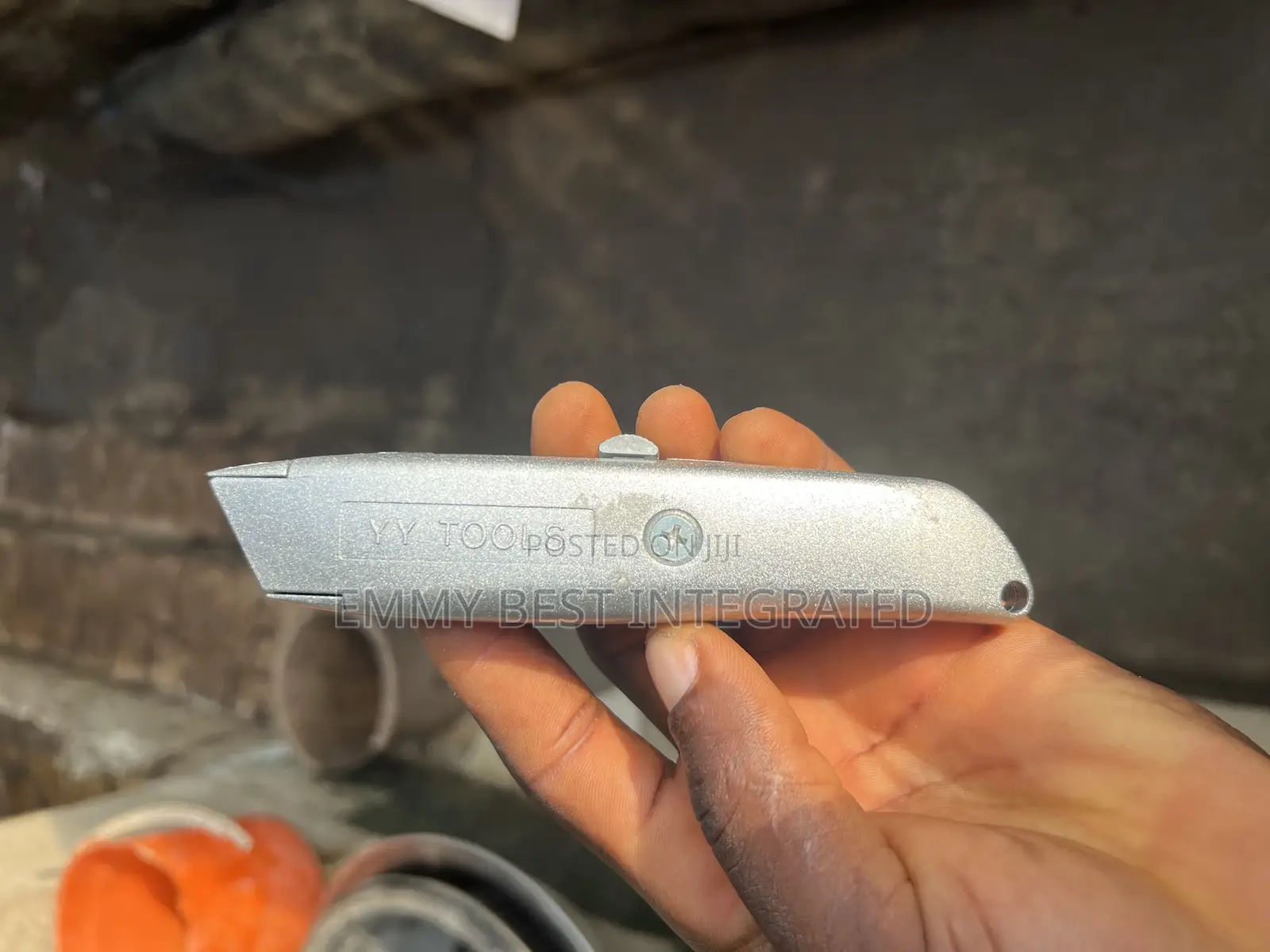 Retractable Utility Knife
