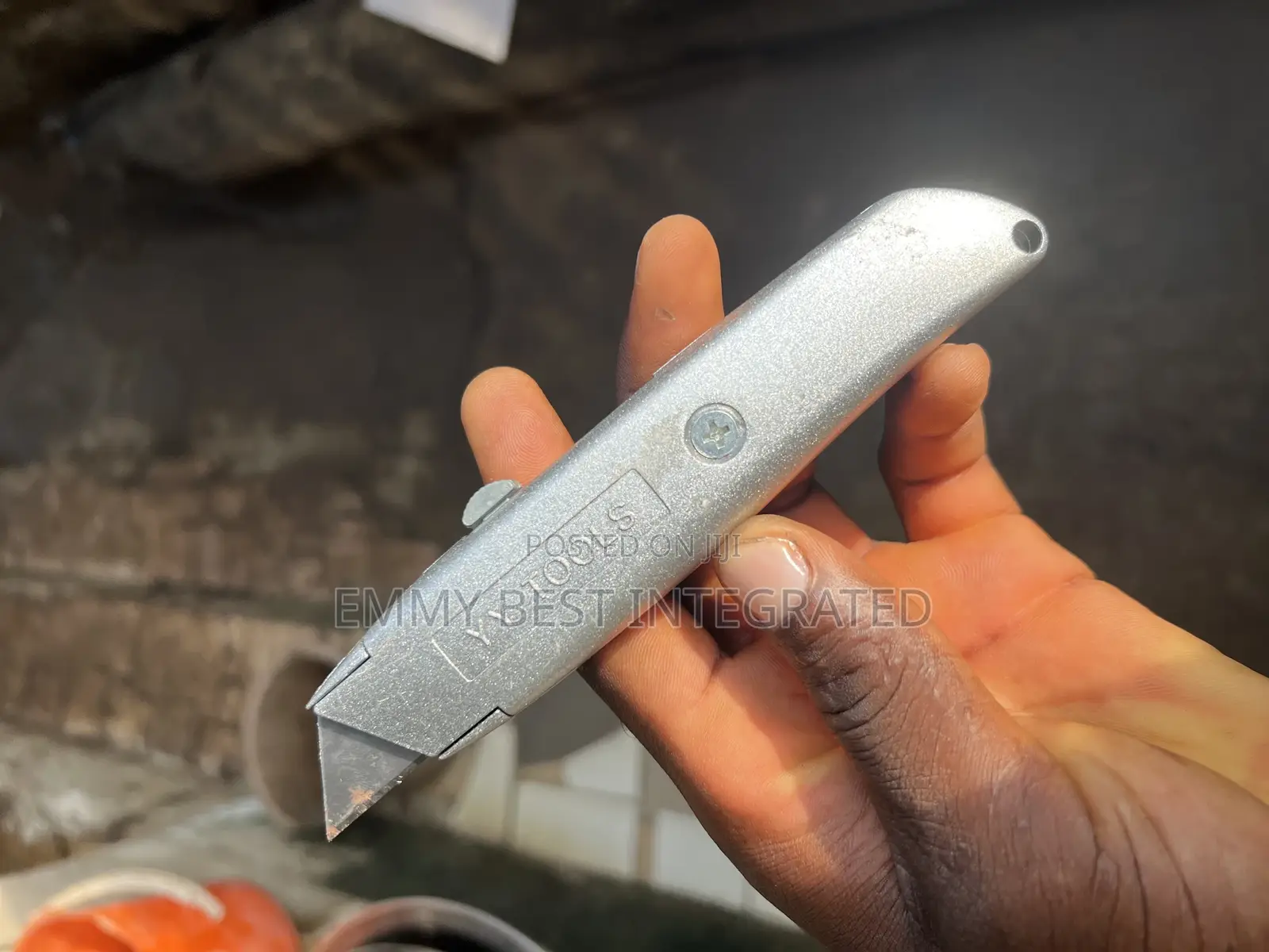 Retractable Utility Knife