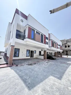 4bdrm Duplex in Orchid, Chevron for sale