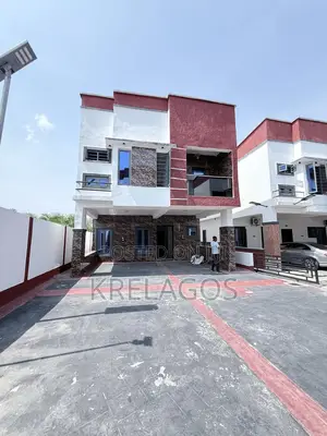 4bdrm Duplex in Orchid, Chevron for sale