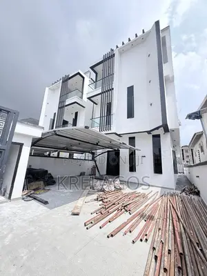 6bdrm Duplex in Ikota for sale
