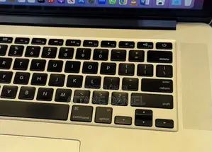 Laptop Apple MacBook Pro 2015 16GB Intel Core I7 SSD 512GB