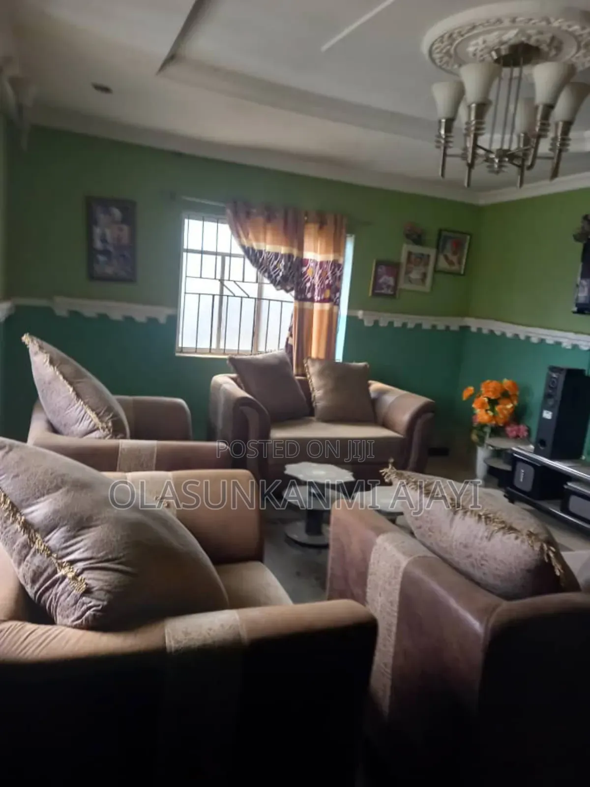A Set of Sofa( Sitting Room Chairs)