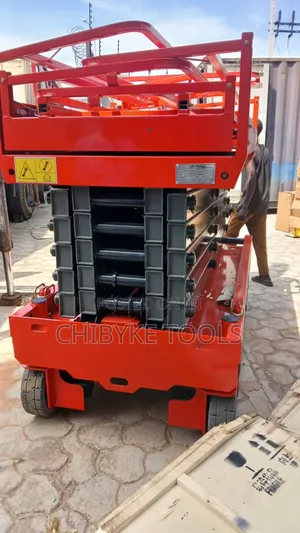 12 Meter Motorise Hydraulic Scaffolding