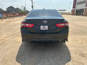 Toyota Camry 2020 Green