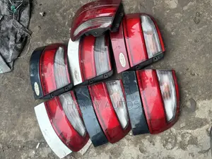 Set Headlights Carina E Saloon