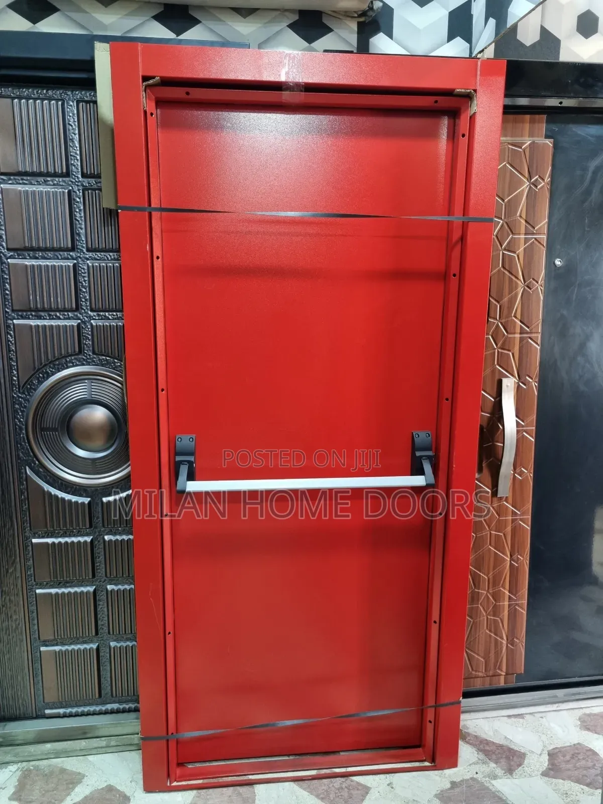 900m Red Color Emergency Fire Exit Security Door