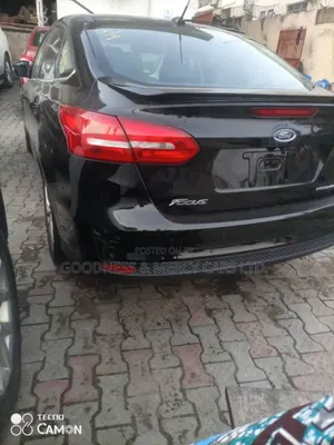 Ford Focus Titanium Sedan FWD (2.0L 4cyl 6A) 2016 Black
