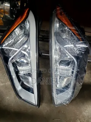 Hyundai Santa Fe 2013 Headlight
