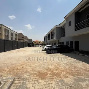 4bdrm Duplex in Kado for rent