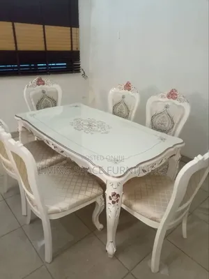 Royal Dining Set by 6Seaters