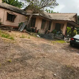 Old Bungalow on 1000sqm of Land