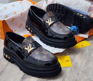 Lv Mixed Leather Styled Loafers