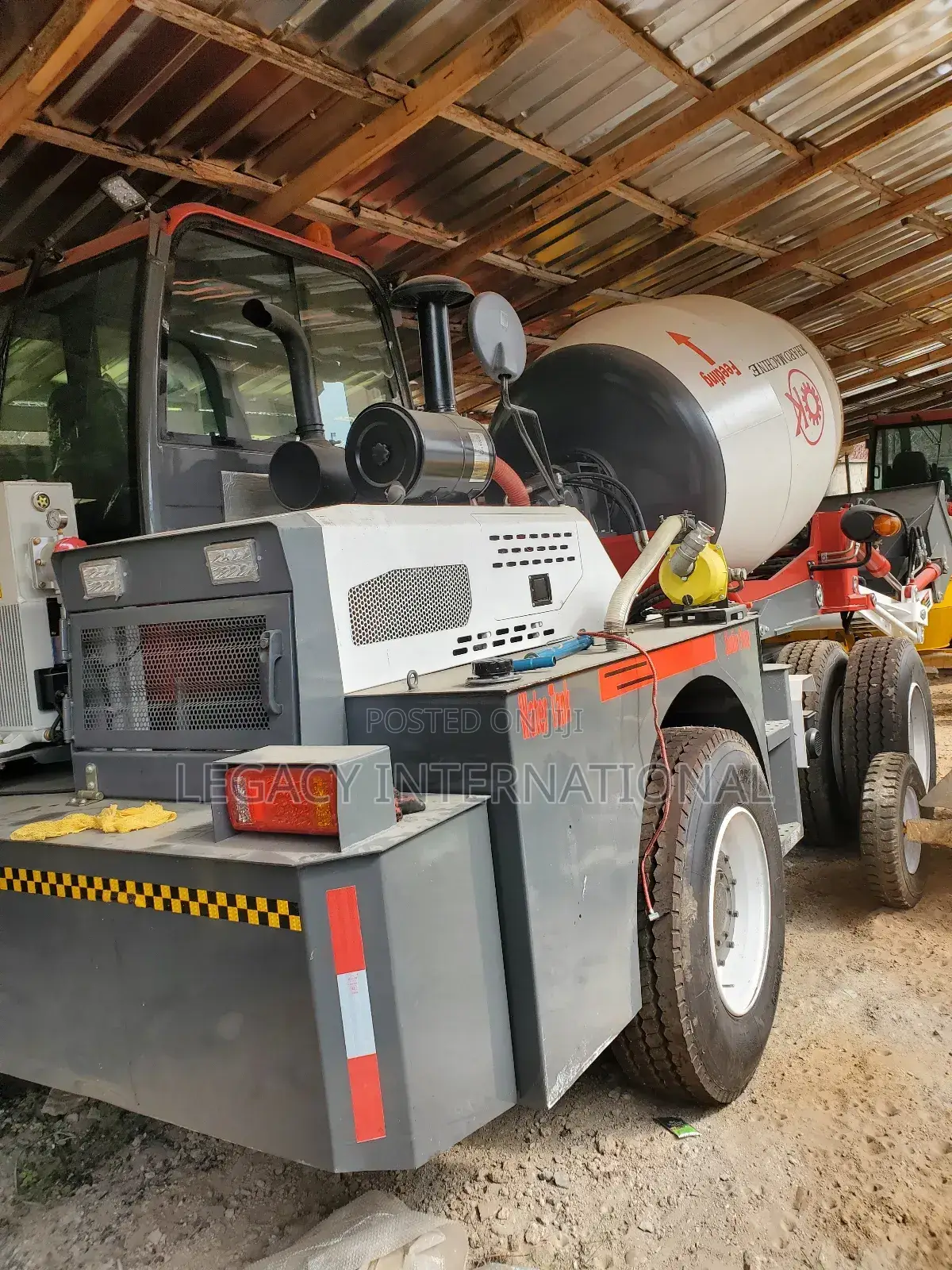 Mobile Self Loader Concrete Mixer 3.2cubic