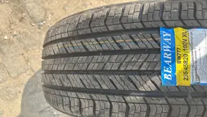 Brand New 235/45r20 Bearway Tyre Available for Mercedes