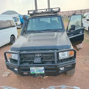 Toyota Land Cruiser 2017 Black