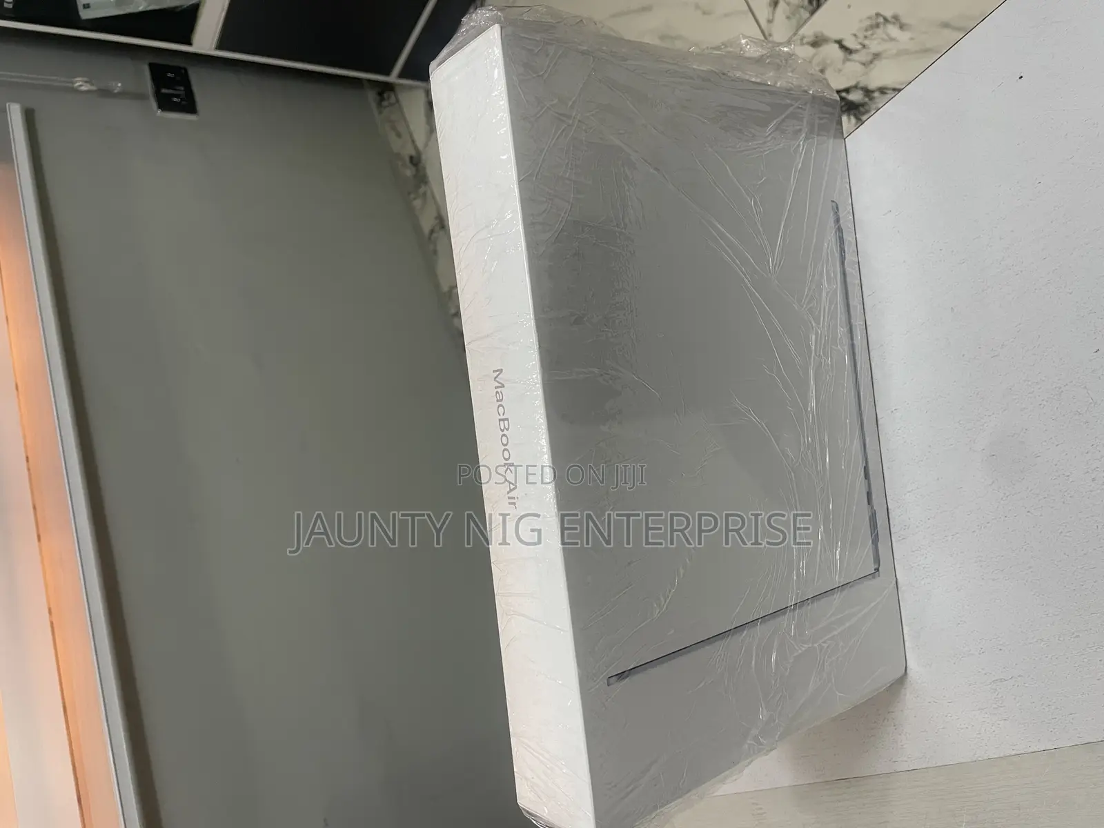 New Laptop Apple MacBook Air 16GB Apple M4 SSD 512GB