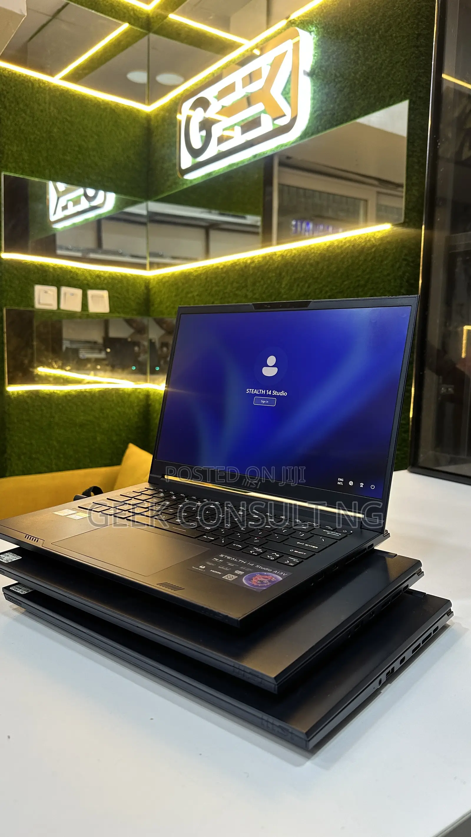 Laptop MSI Stealth 14 Studio A13VF 64GB Intel Core i7 SSD 1T