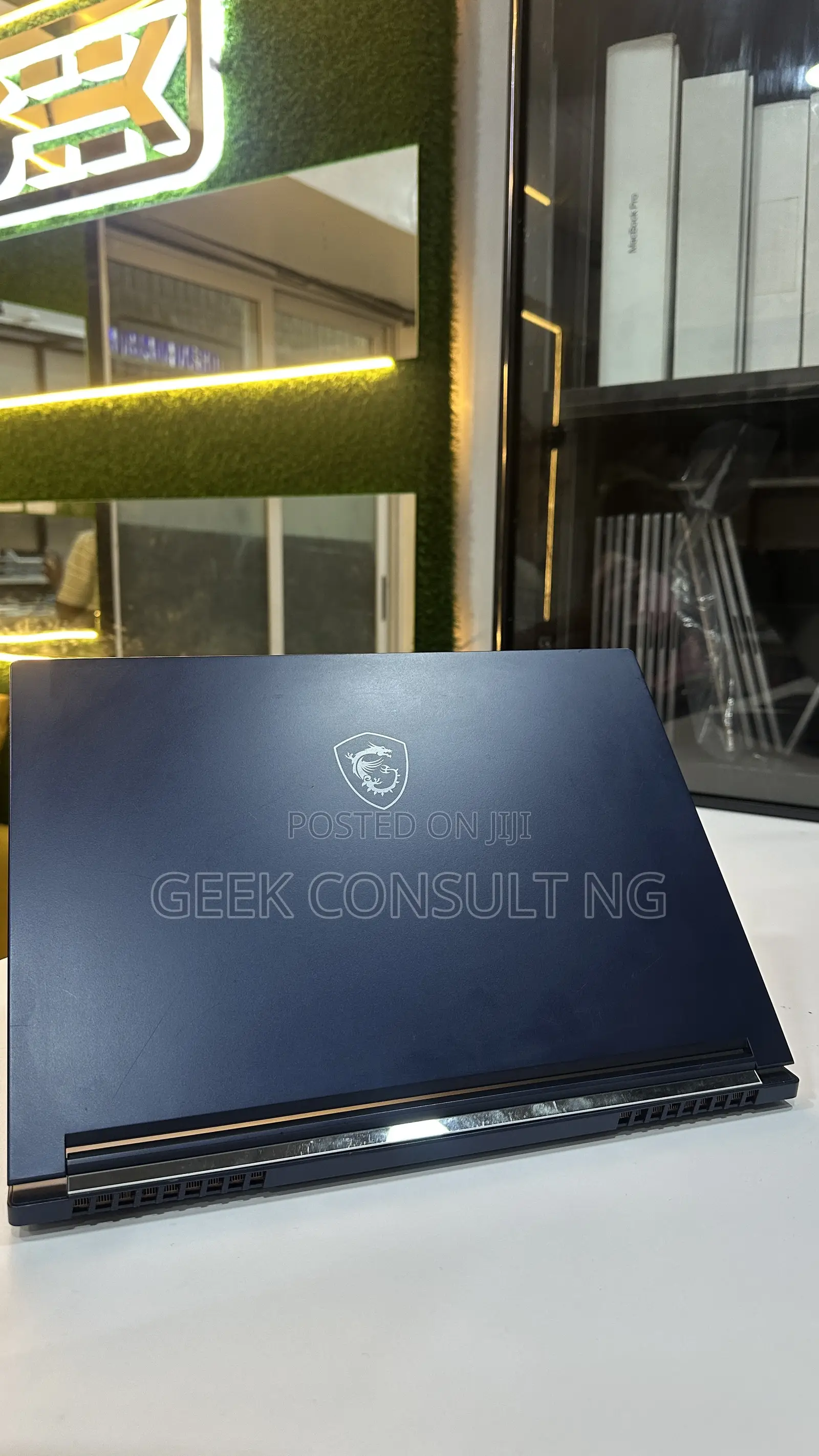 Laptop MSI Stealth 16 Studio A13VG 32GB Intel Core i7 SSD 1T