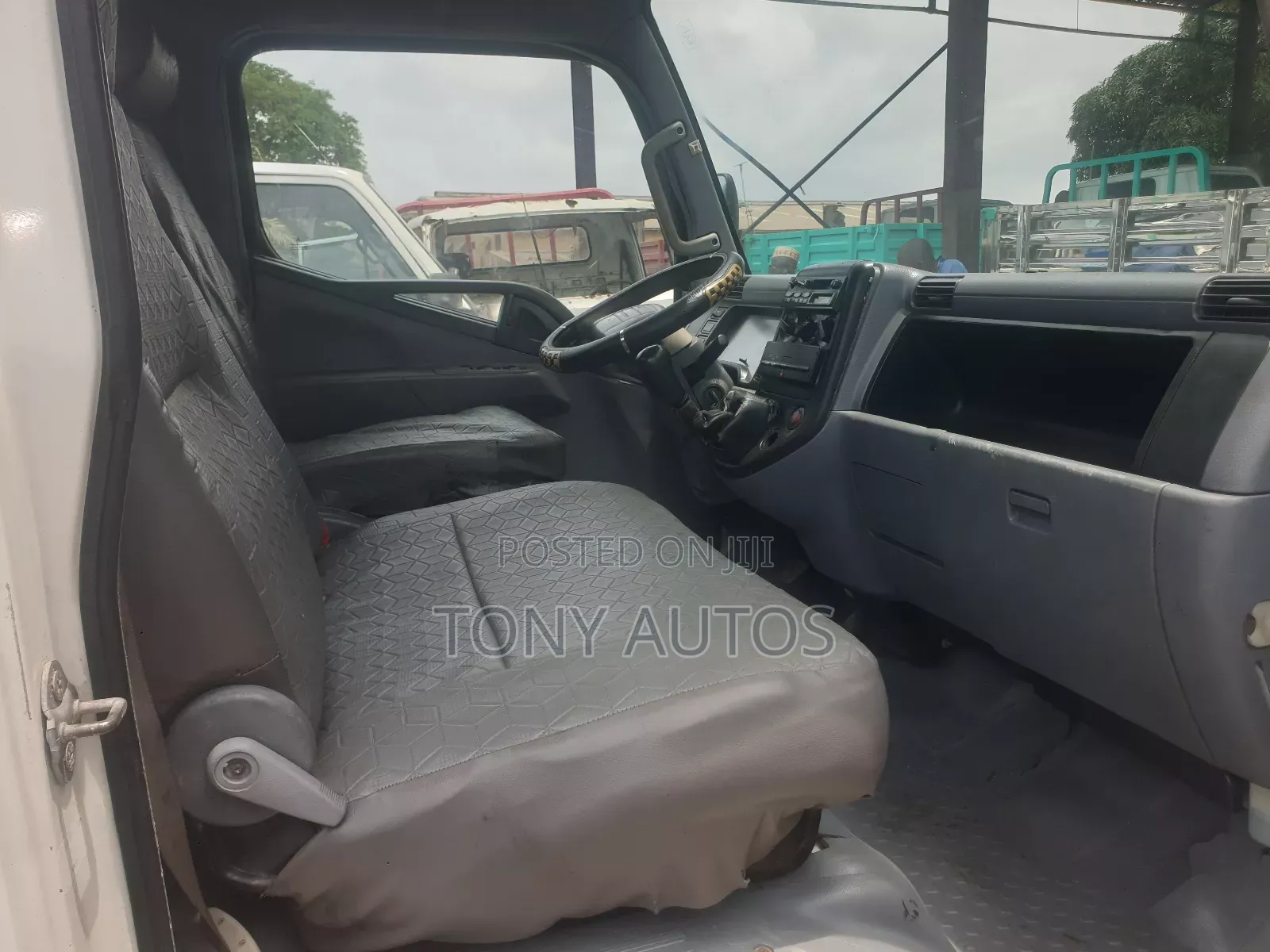 Mitsubishi Canter Tokunbo With Short Chassis