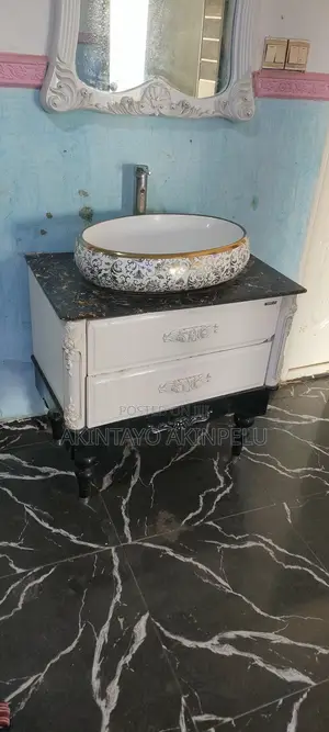 Neatly Used Washing Hand Basin