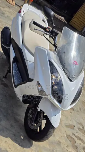Yamaha Majesty 2018 White
