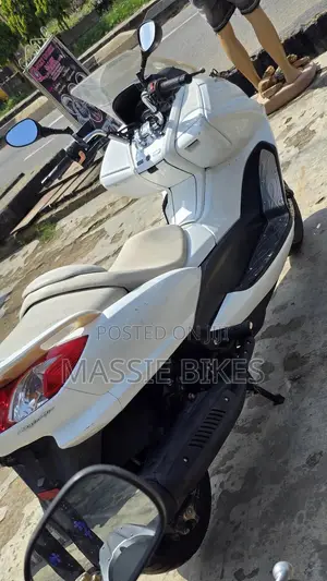 Yamaha Majesty 2018 White