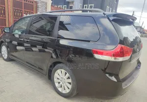 Toyota Sienna Limited AWD 7-Passenger 2013 Black