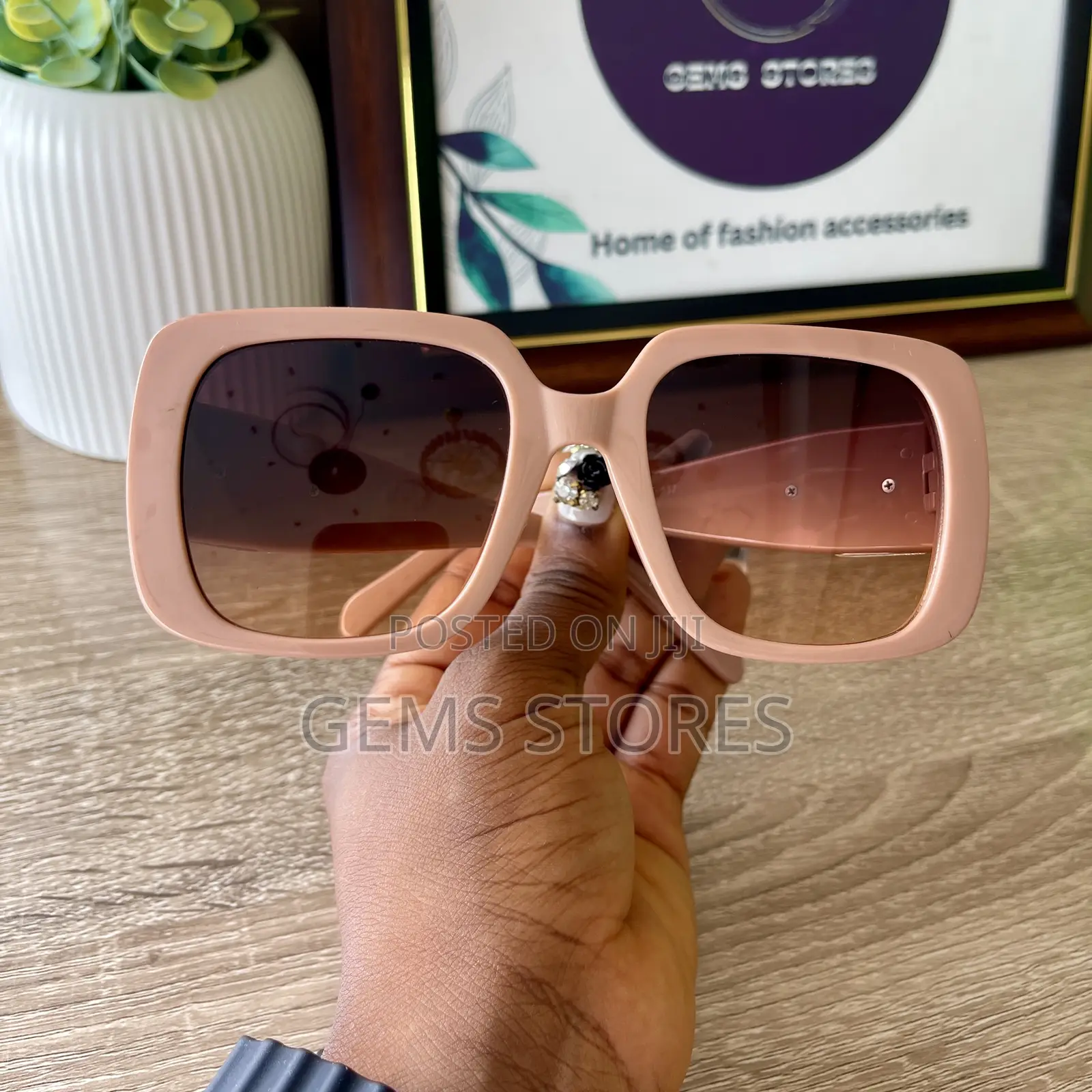 Chic Square Frame Sunglasses