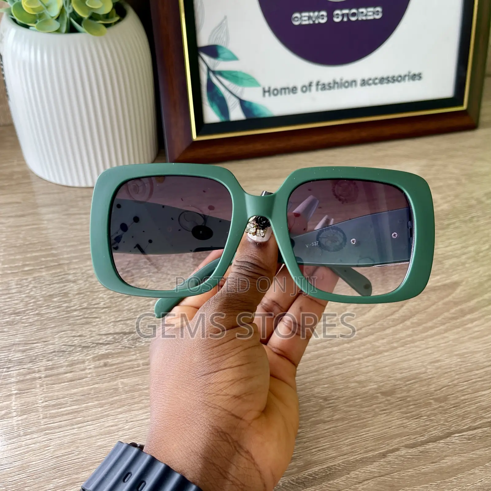 Chic Square Frame Sunglasses