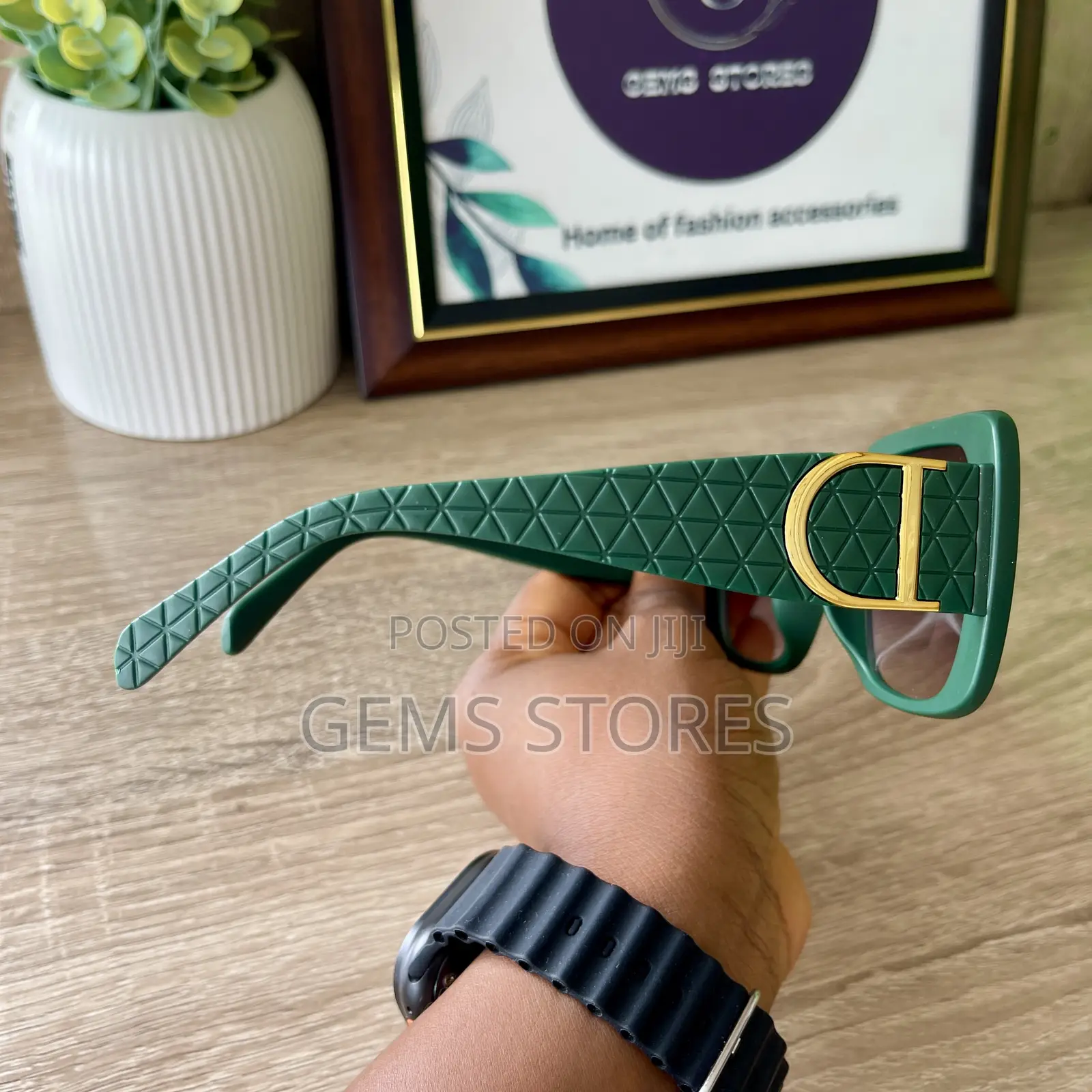 Chic Square Frame Sunglasses
