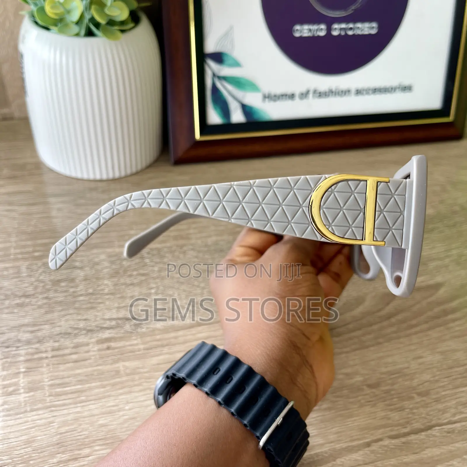 Chic Square Frame Sunglasses