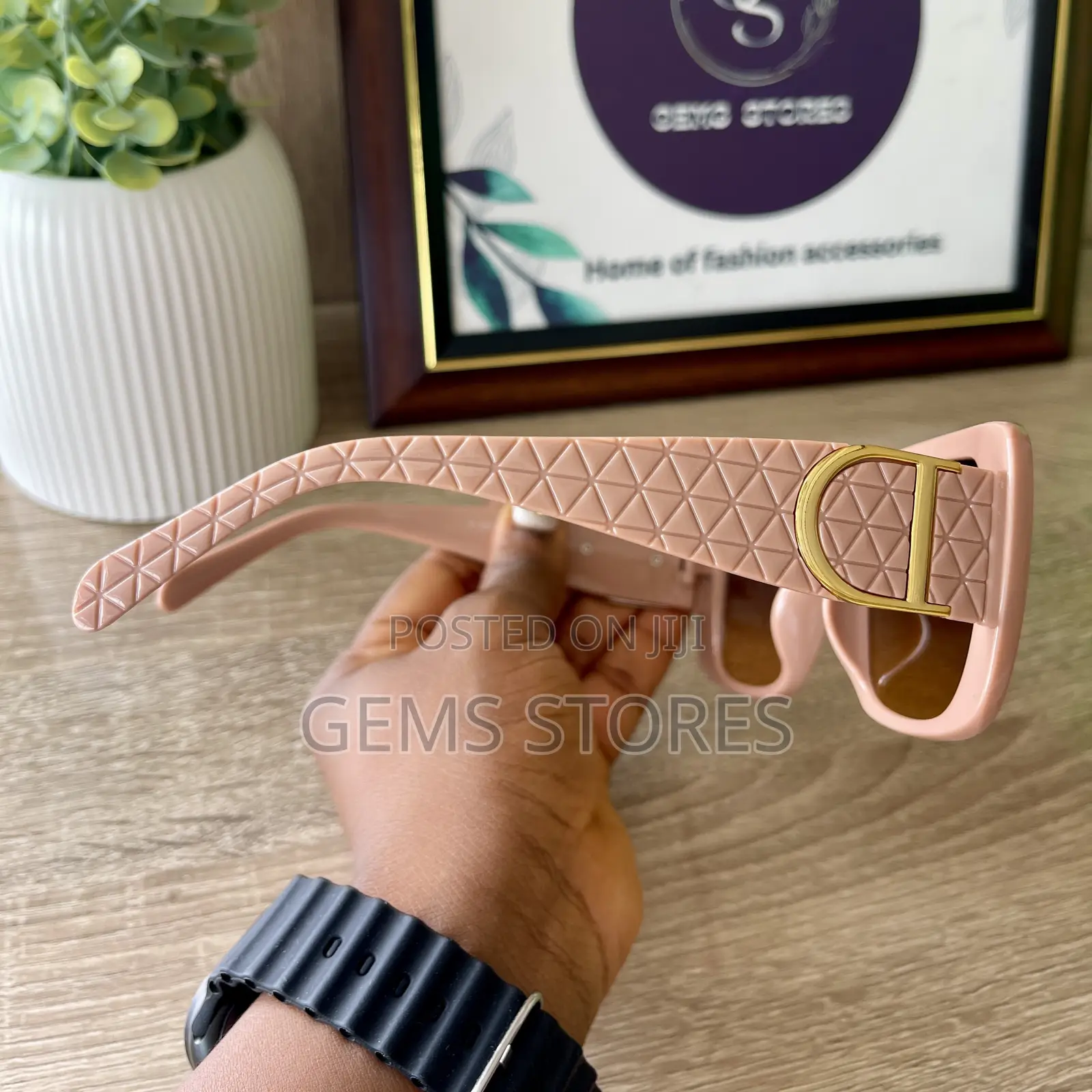 Chic Square Frame Sunglasses