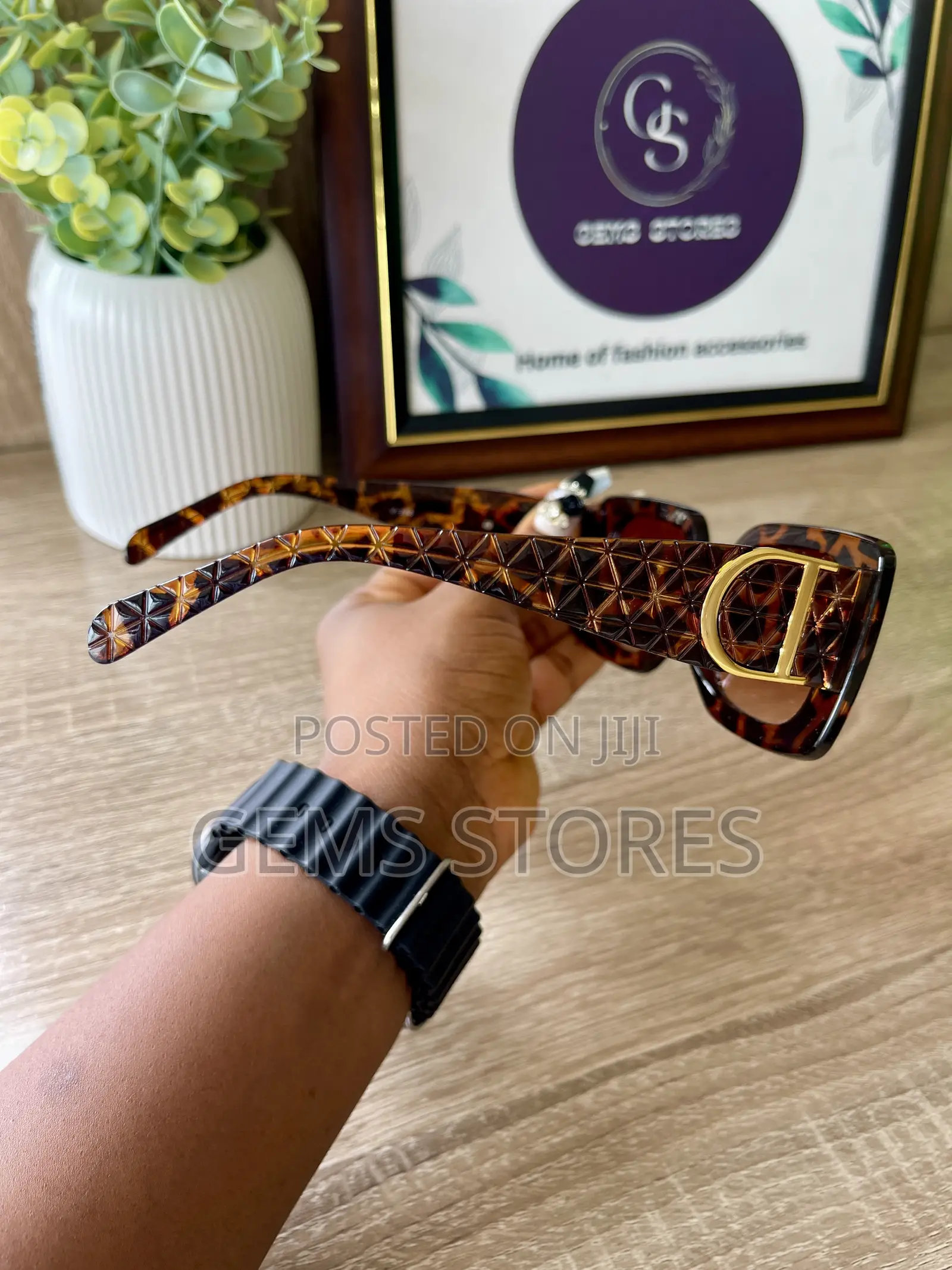 Chic Square Frame Sunglasses